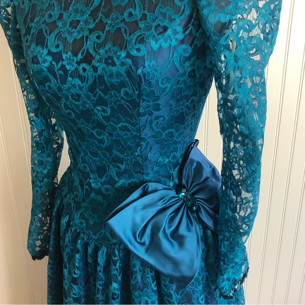 Vintage Blue Green Lace Gown Sequin Details Open Back Sweetheart Big Bow Teal - Picture 3 of 16